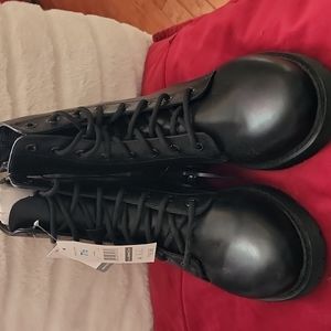Memory foam boot brand new